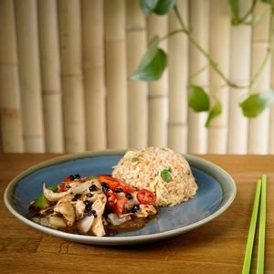 Chicken Blackbean Sauce Served with Egg Noodles