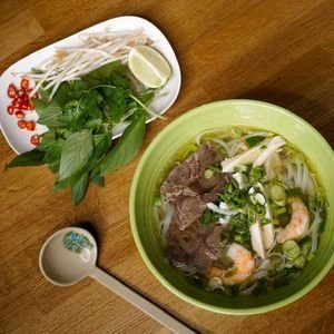 Pho Dac Biet (Chicken, Beef and Prawn)